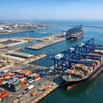 dunkerque-port investit 300 millions d'euros dans le projet cap 2020 pour doubler la capacité de traitement des conteneurs et renforcer son rôle stratégique en logistique maritime.