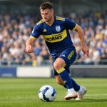 officiel : doucet rejoint dunkerque en prêt en provenance du paris fc pour renforcer l'équipe cette saison.