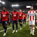 découvrez les compositions officielles des équipes pour le match lille contre étoile rouge. analyse complète et dernières mises à jour avant le coup d'envoi.