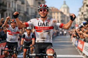 découvrez le triomphe héroïque de pogacar à milan-sanremo, où il a surmonté une chute pour décrocher sa toute première victoire en cyclisme.