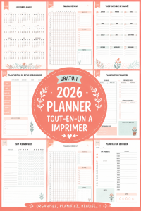 Un planner 2026 ouvert sur un bureau avec des stylos et des décorations.