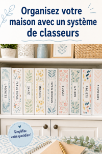 Un intérieur organisé avec un classeur d'organisation sur une table