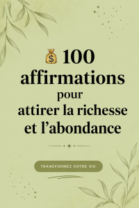 Femme souriante regardant un panneau avec des affirmations pour attirer la richesse.