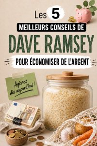 Femme souriante examinant un budget avec un carnet et un stylo, inspirée par les conseils de Dave Ramsey.