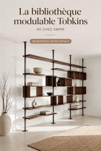 Bibliothèque modulable Tobkins avec un design moderne et épuré dans un salon chaleureux.