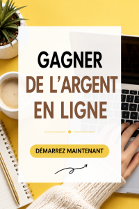 Femme souriante travaillant devant son ordinateur, découvrant des méthodes pour gagner de l'argent en ligne.