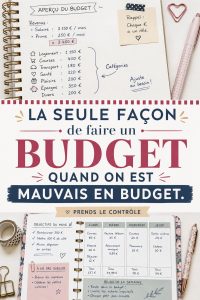 femme réfléchissant à son budget familial avec un carnet et un café