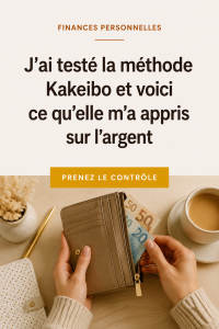 Femme utilisant un carnet pour la méthode Kakeibo de gestion de budget