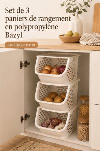 Set de trois paniers de rangement en polypropylène colorés sur un fond clair