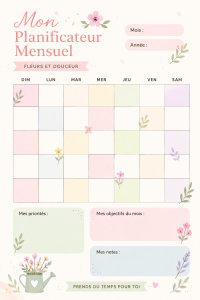 Planificateur floral doux avec des motifs floraux décoratifs sur une surface en bois.
