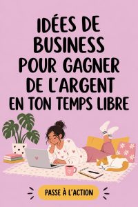 Femme souriante travaillant sur son ordinateur à domicile, représentant la gestion de son activité business.