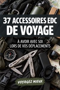 Famille en voyage avec des équipements pratiques